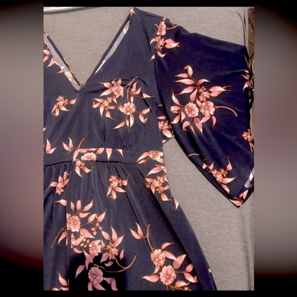 NWT Maternity Kimono Style Jumpsuit Size XL HOST PICK 07/15 MMAO MUST GO!! 🥳🎉 - Picture 7 of 8